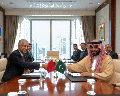 Pakistan's Foreign Minister meets Bahrain’s Finance Minister and both countries decide to enhance cooperation in finance, banking, and trade sectors.